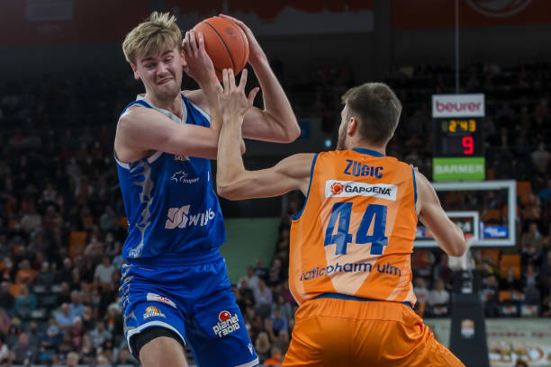 又给球员争 又给球员争